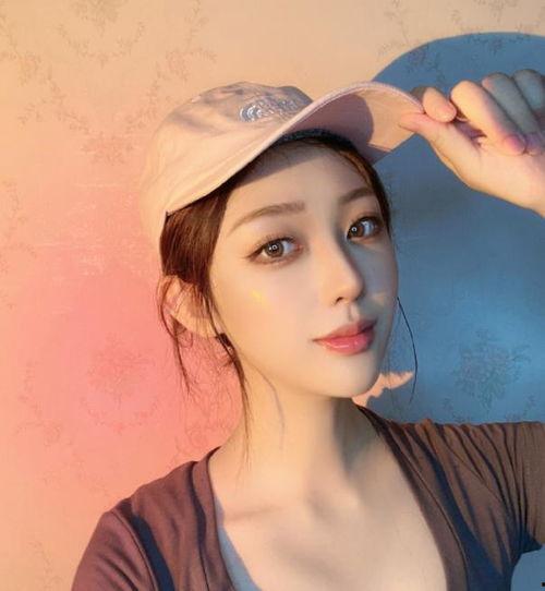 网红明星吃瓜头像女,揭秘娱乐圈幕后故事