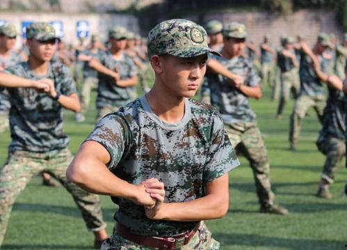 吃瓜网爆料军训视频,吃瓜网友直击热血瞬间