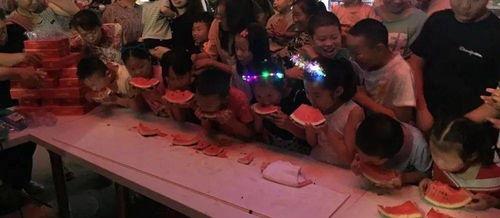 怀远夜市网红吃瓜